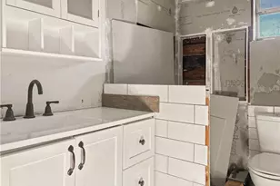 517 Pine St, Mount Pleasant Township, PA 15666 - Photo 8