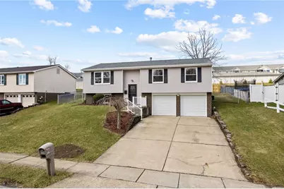 320 Willow Hedge Dr, Monroeville, PA 15146 - Photo 2