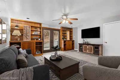 1615 Wicklines Ln, Pittsburgh, PA 15212 - Photo 10