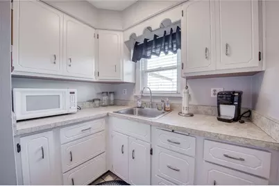 828 Maplewood Ave, Ambridge, PA 15003 - Photo 8