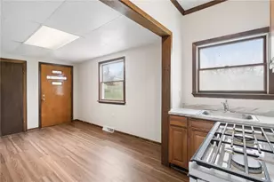 504 Fair Oaks St, Stowe Township, PA 15136 - Photo 14