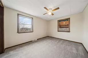 504 Fair Oaks St, Stowe Township, PA 15136 - Photo 22