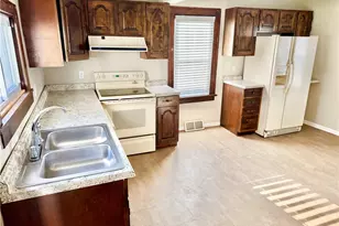 22 Fairview St, North Union Township, PA 15401 - Photo 6