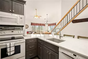 5328 Summit Dr, Hidden Valley, PA 15502 - Photo 8