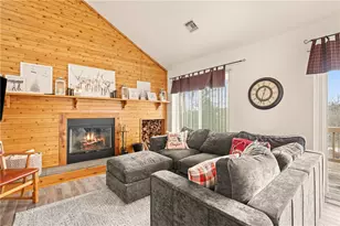 5328 Summit Dr, Hidden Valley, PA 15502 - Photo 10