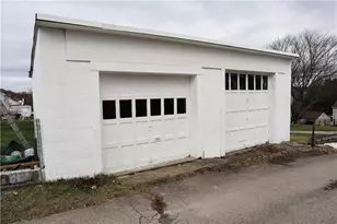 506 Lewis Ave, Jeannette, PA 15644 - Photo 26