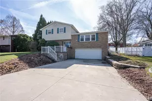 15 Deerfield Dr, Hempfield Township, PA 15601 - Photo 2