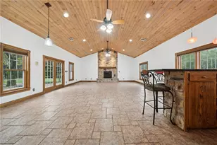 2 Deerfield Ln, White Township, PA 15701 - Photo 12