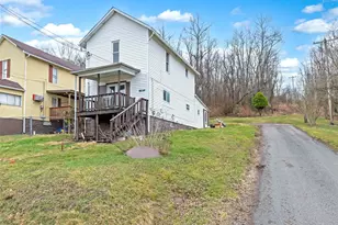 242 Union St, Dunbar Township, PA 15430 - Photo 2
