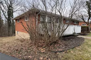 562 Firethorne Dr, Monroeville, PA 15146 - Photo 36