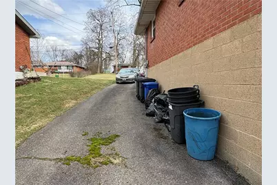 562 Firethorne Dr, Monroeville, PA 15146 - Photo 44