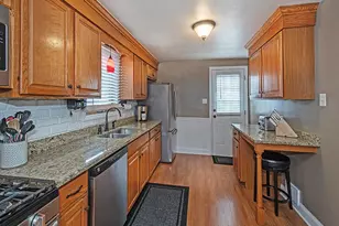 2728 Cedric Ave, Pittsburgh, PA 15226 - Photo 10