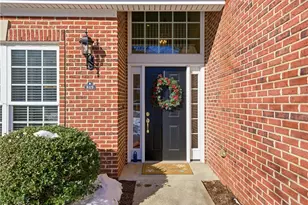 819 Strasburg Dr, Adams Township, PA 16046 - Photo 4