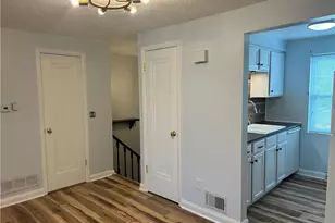 5046 Harvest Ln, Hampton, PA 15044 - Photo 2