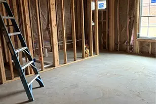 203 Willow Ln, Chippewa Township, PA 15010 - Photo 6