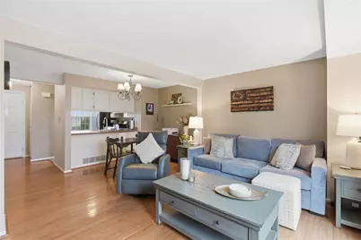 158 Rossmor Ct, Ross Twp, PA 15229 - Photo 4