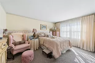 524 Thorncliffe Dr, Robinson Twp, PA 15205 - Photo 16