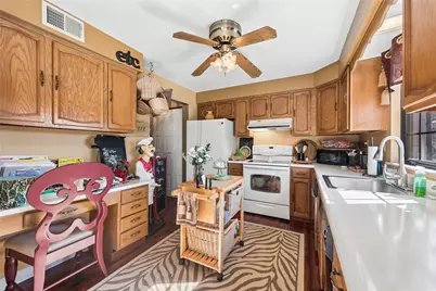 524 Thorncliffe Drive, Robinson Twp, PA 15205 - Photo 12