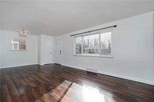 320 Calderwood Ave, Ross Twp, PA 15202 - Photo 10