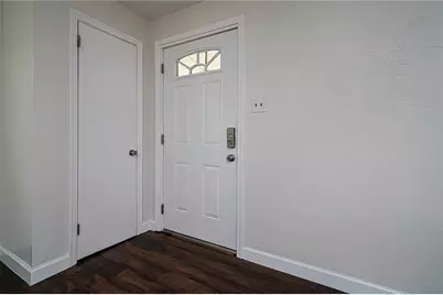 320 Calderwood Ave, Ross Twp, PA 15202 - Photo 8