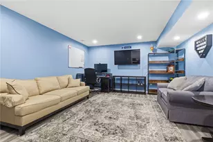 113 Pinevalley Dr, Ross Twp, PA 15229 - Photo 36