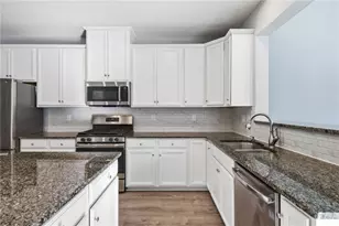 113 Pinevalley Dr, Ross Twp, PA 15229 - Photo 12