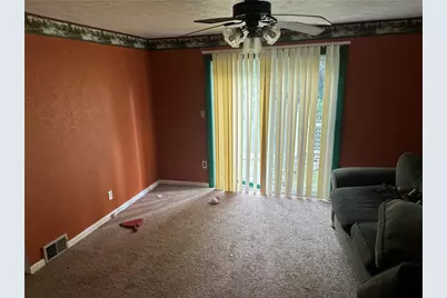 1034 Logan Rd, North Versailles, PA 15137 - Photo 6