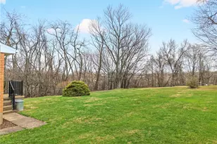 14 N Rolling Hills Ave, Hempfield Township, PA 15642 - Photo 2