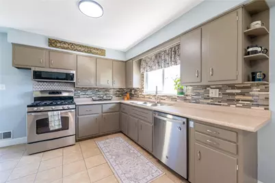 519 Jefferson St, Evans City, PA 16033 - Photo 6