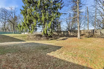 156 Deerfield Dr, Pittsburgh, PA 15235 - Photo 24