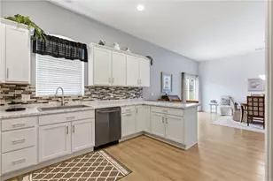 909 Valentina Ln, Lower Burrell, PA 15068 - Photo 6