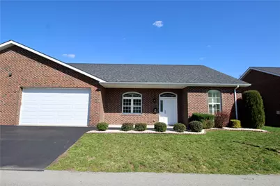 909 Valentina Ln, Lower Burrell, PA 15068 - Photo 2