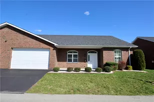 909 Valentina Ln, Lower Burrell, PA 15068 - Photo 2