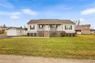 104 Cattail Ln, Mount Pleasant Township, PA 15666 - Photo 2