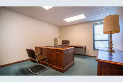 306 McKnight Park Dr, Ross Twp, PA 15237 - Photo 12