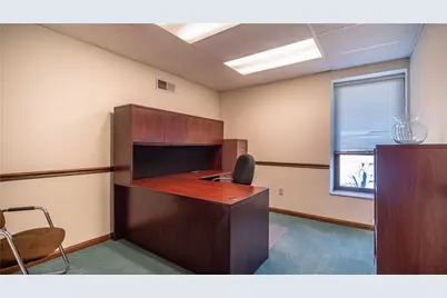 306 McKnight Park Dr, Ross Twp, PA 15237 - Photo 18
