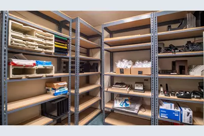 306 McKnight Park Dr, Ross Twp, PA 15237 - Photo 28