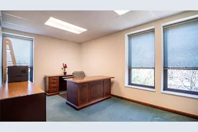 306 McKnight Park Dr, Ross Twp, PA 15237 - Photo 20