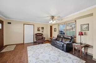 5971 Cherryview Ln, Bethel Park, PA 15102 - Photo 4