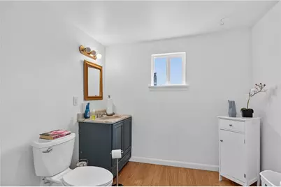 8 S Main St, Houston, PA 15342 - Photo 16