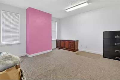 8 S Main St, Houston, PA 15342 - Photo 8