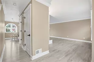 643 Lamarido St, Pittsburgh, PA 15226 - Photo 12