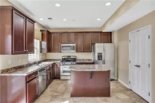 230 Broadstone Dr, Adams Township, PA 16046 - Photo 16