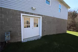 111 Brittany Dr, Long Beach Boro, PA 15432 - Photo 30