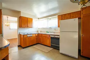 104 Appletree Dr, Brighton Township, PA 15009 - Photo 4