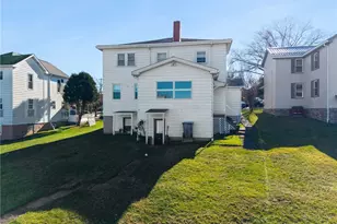 608 W Smithfield St, Mt Pleasant Boro, PA 15666 - Photo 36