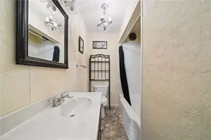 608 W Smithfield St, Mt Pleasant Boro, PA 15666 - Photo 14