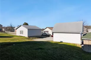 608 W Smithfield St, Mt Pleasant Boro, PA 15666 - Photo 38