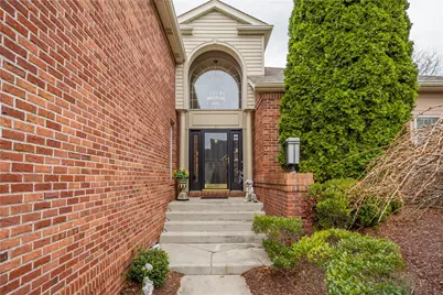 157 Fairway Landings Dr, Canonsburg, PA 15317 - Photo 2