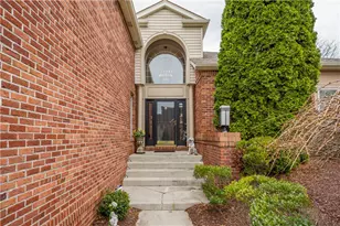 157 Fairway Landings Dr, Canonsburg, PA 15317 - Photo 2